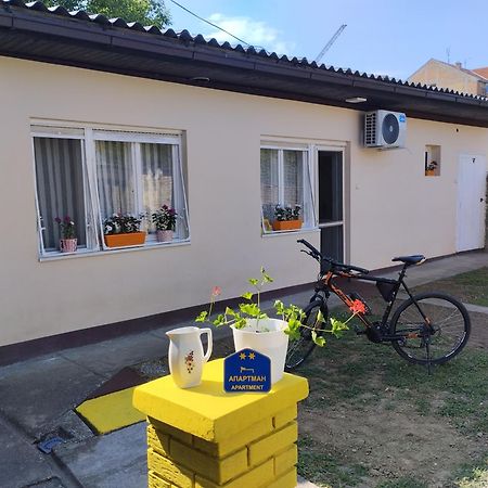 Cyclo Apartment Pinki Бачка-Паланка Екстер'єр фото